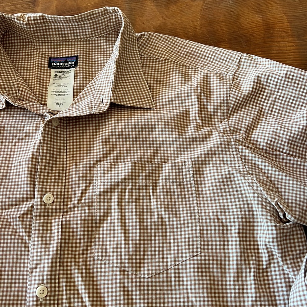 Patagonia Button Down Size Large - image 6